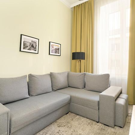 Jasne Studia Very Berry W Centrum Poznania By Noclegi Renters Extérieur photo