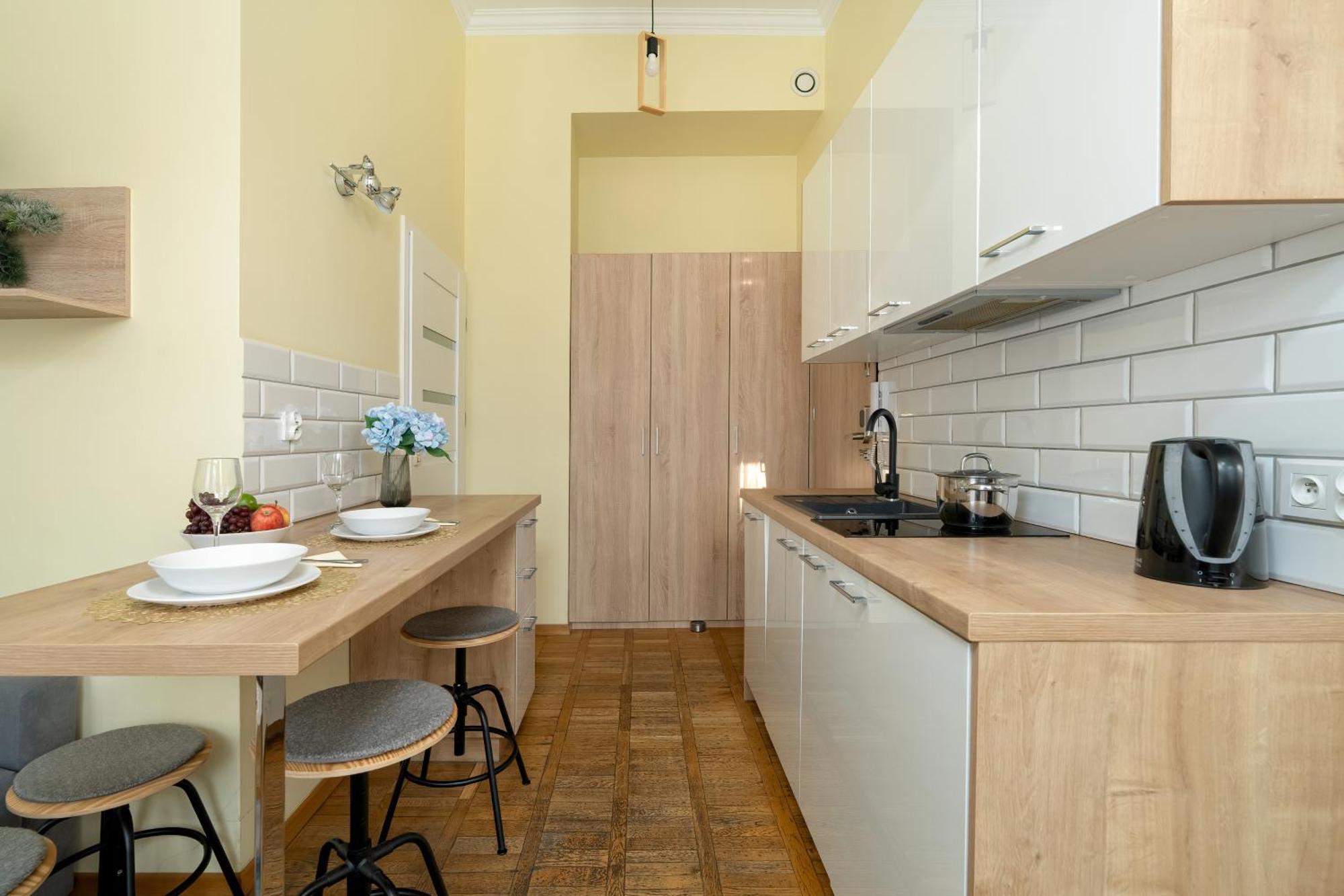 Jasne Studia Very Berry W Centrum Poznania By Noclegi Renters Extérieur photo
