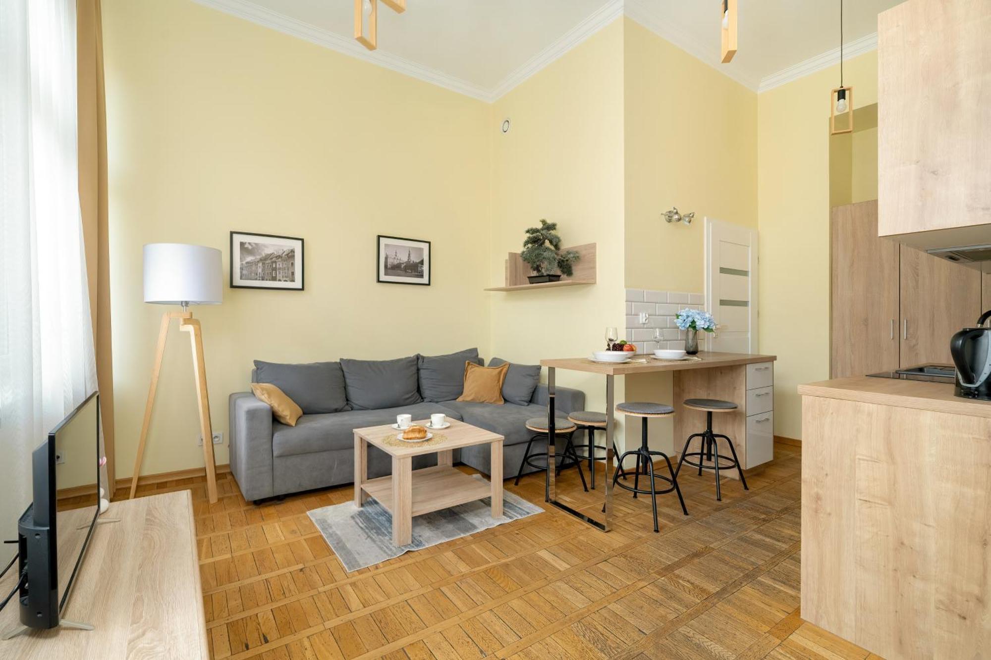 Jasne Studia Very Berry W Centrum Poznania By Noclegi Renters Extérieur photo