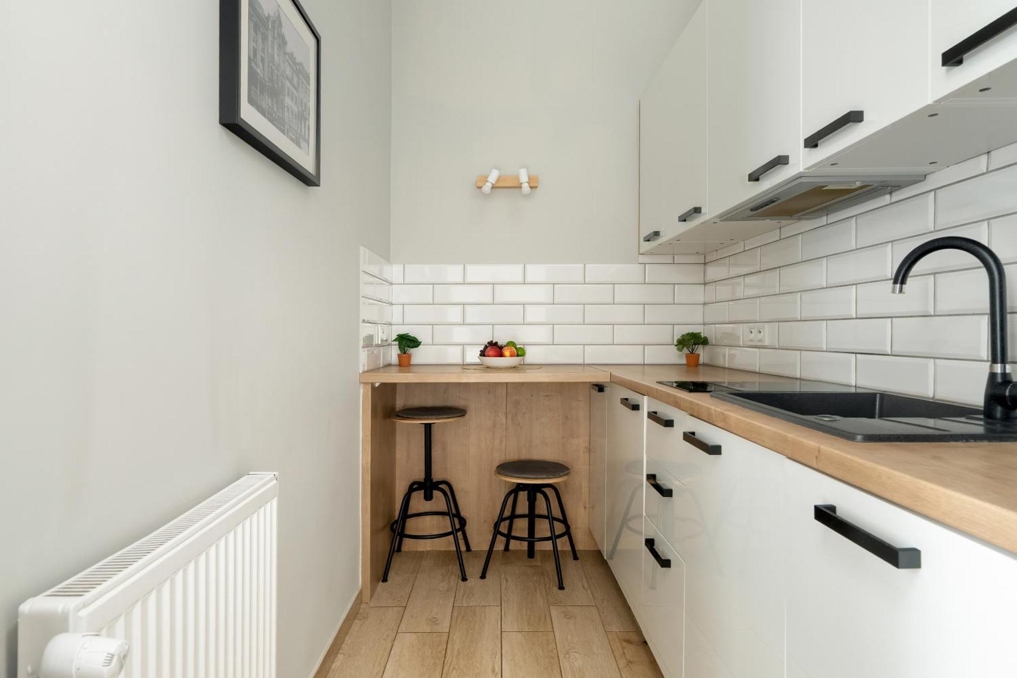 Jasne Studia Very Berry W Centrum Poznania By Noclegi Renters Extérieur photo