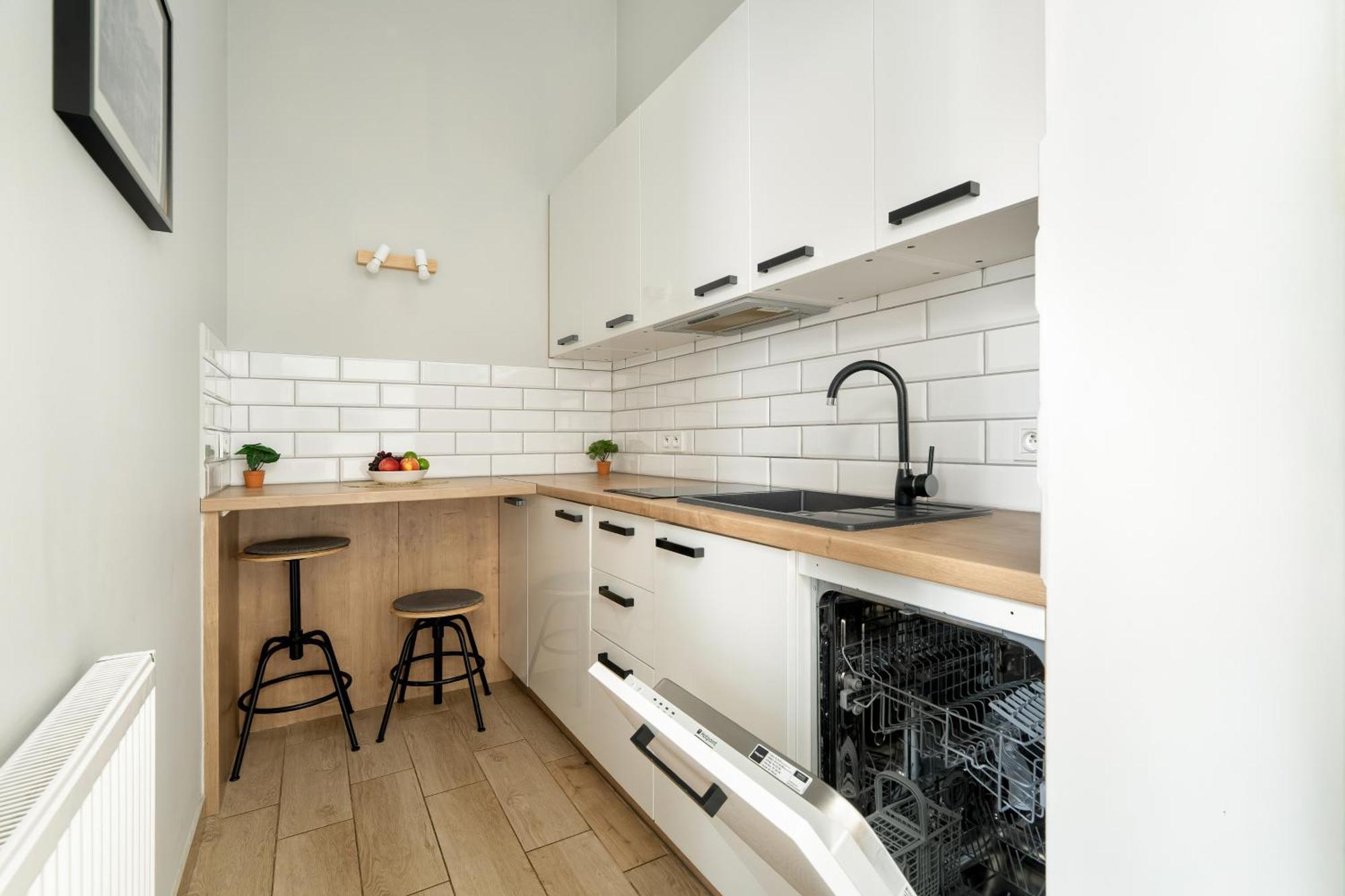 Jasne Studia Very Berry W Centrum Poznania By Noclegi Renters Extérieur photo