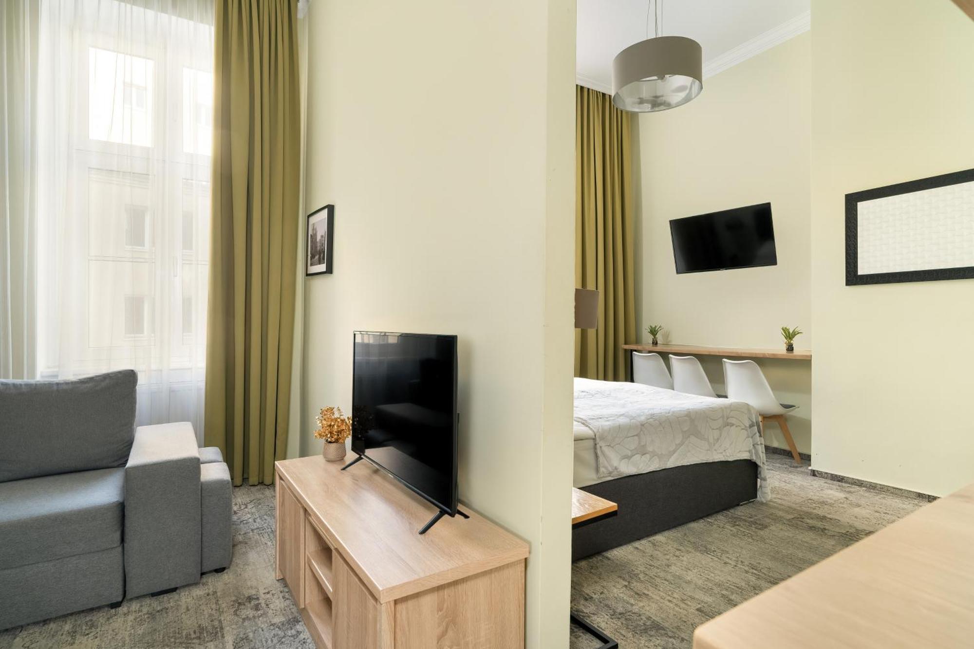 Jasne Studia Very Berry W Centrum Poznania By Noclegi Renters Extérieur photo