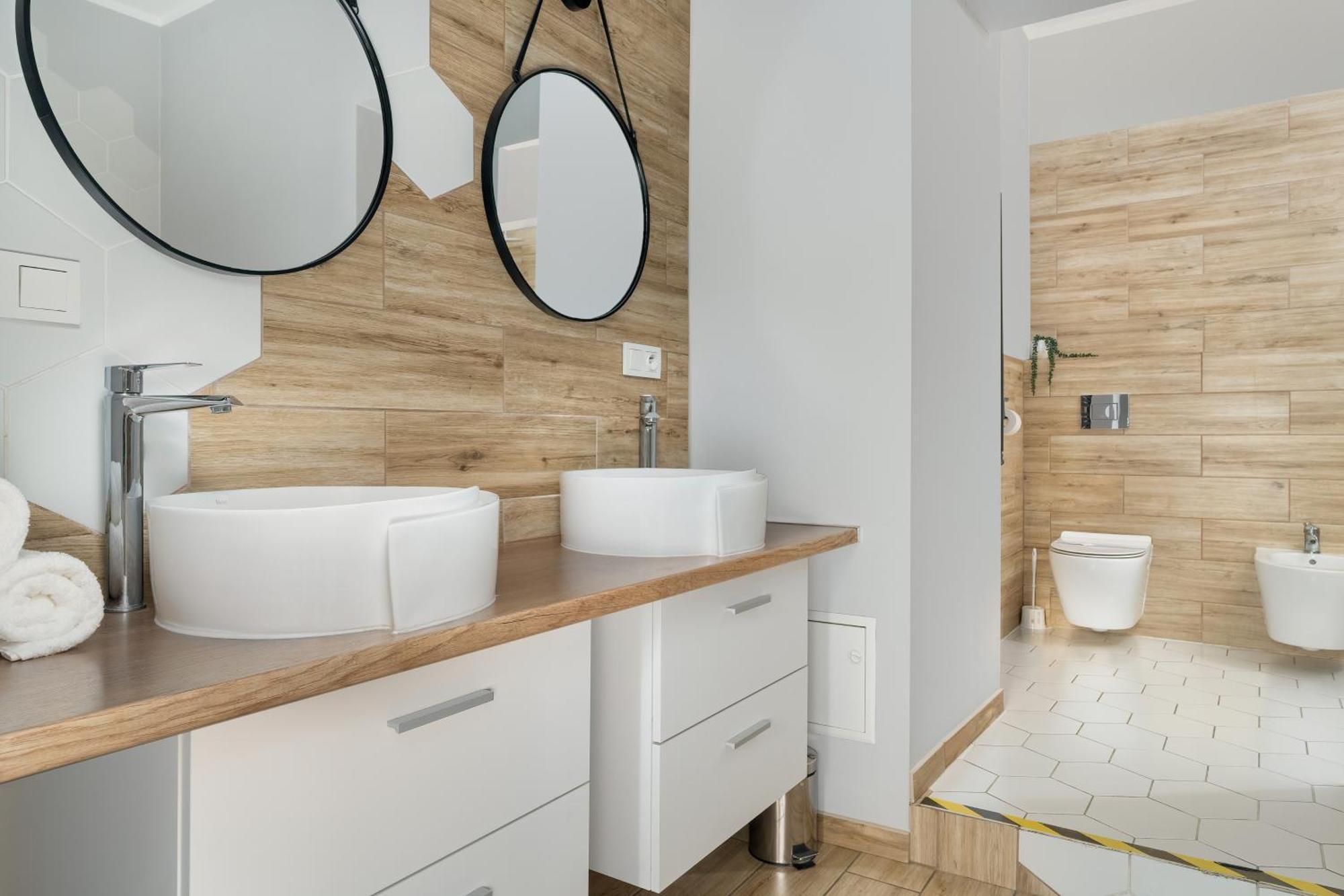 Jasne Studia Very Berry W Centrum Poznania By Noclegi Renters Extérieur photo